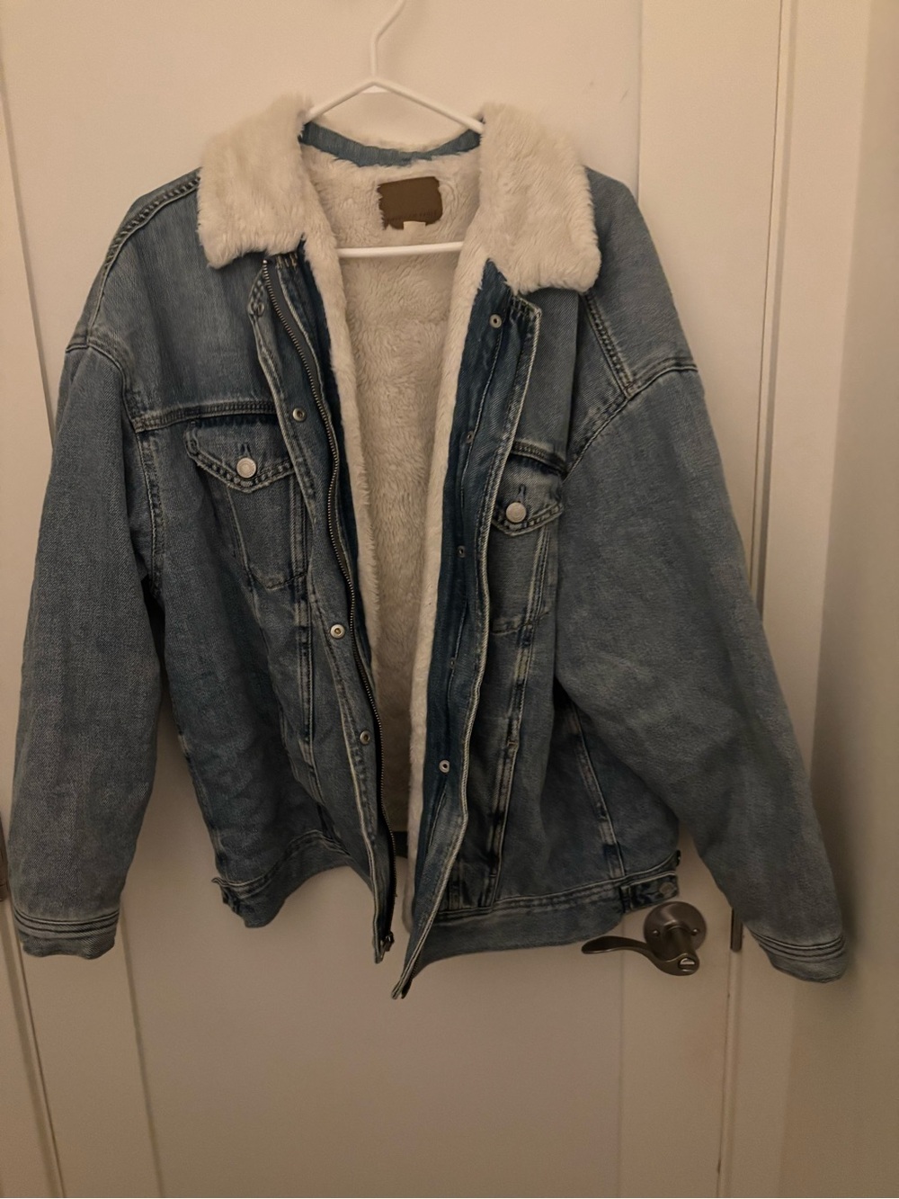 Light Blue Denim Sherpa-Lined Jacket - Casual Warmth